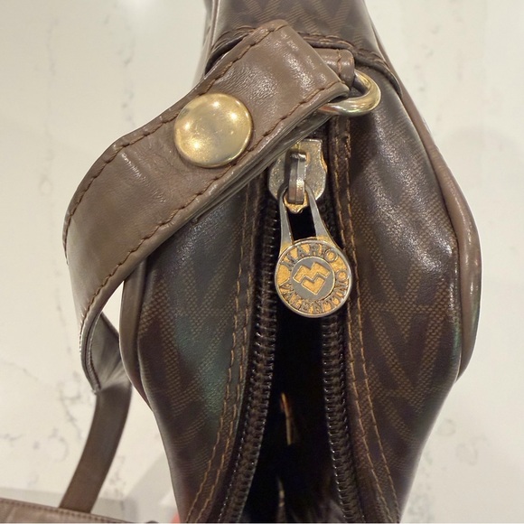 Vintage Mario Valentino vinyl/leather Brown monogram crossbody Bag - Picture 7 of 16